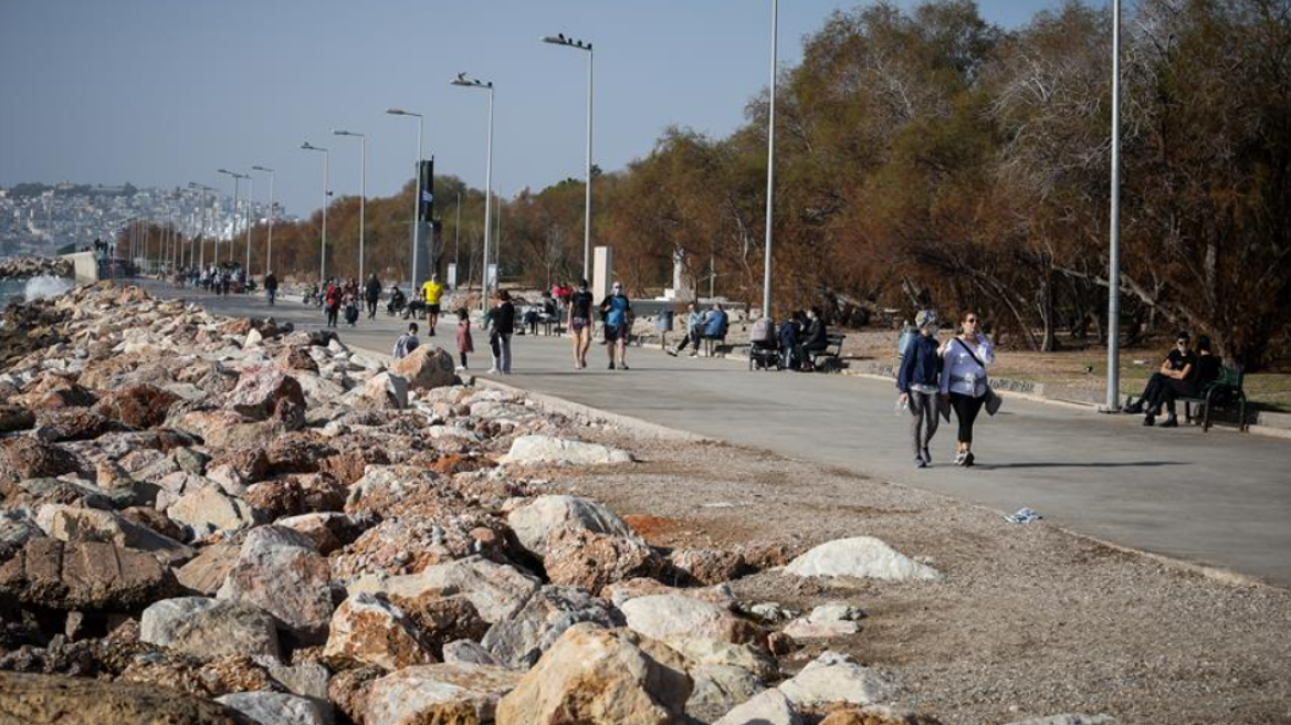 Καιρός: Ανοιξιάτικες θερμοκρασίες με 28 βαθμούς μέσα στο Νοέμβρη  - Χάρτες μέχρι και την Κυριακή