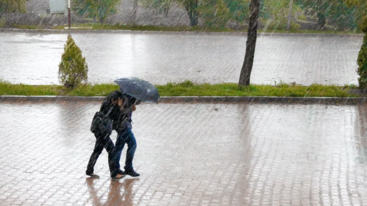 Καιρός - Καλλιάνος: «Καμία απολύτως συζήτηση για βαρυχειμωνιά από την ερχόμενη εβδομάδα» - Πού θα βρέχει την Κυριακή