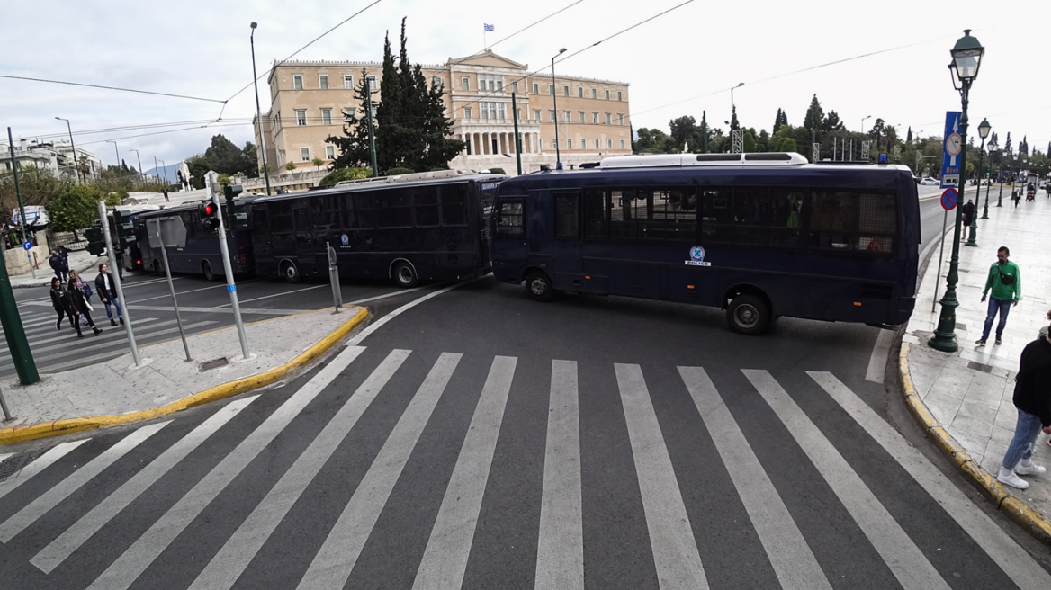 Κίνηση στους δρόμους - Επέτειος Πολυτεχνείου: Κλειστές Β.Σοφίας, Β.Αμαλίας, Σταδίου - Σε εξέλιξη οι εκδηλώσεις