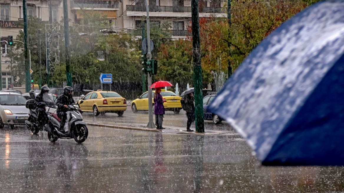 Καιρός: Σε φθινοπωρινά επίπεδα η θερμοκρασία, βροχές και την Παρασκευή