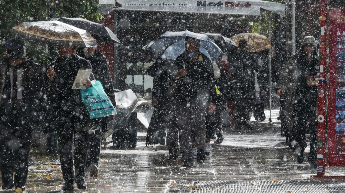 Καιρός: Βροχές από το βράδυ στην Αττική, χειμωνιάτικες θερμοκρασίες στη χώρα από αύριο