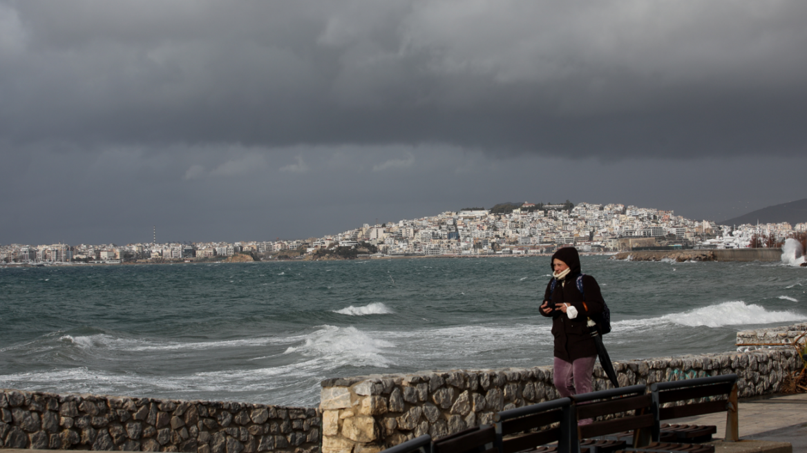 Καιρός: Νέα επιδείνωση την Τρίτη - Αεροχείμαρρος φέρνει «κακοκαιρία εξπρές»