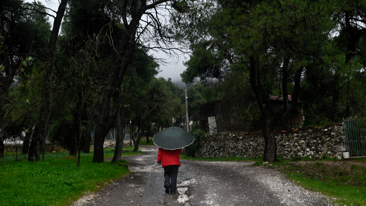 Καιρός: Βροχές σήμερα στα δυτικά, ζέστη και αφρικανική σκόνη το Σαββατοκύριακο