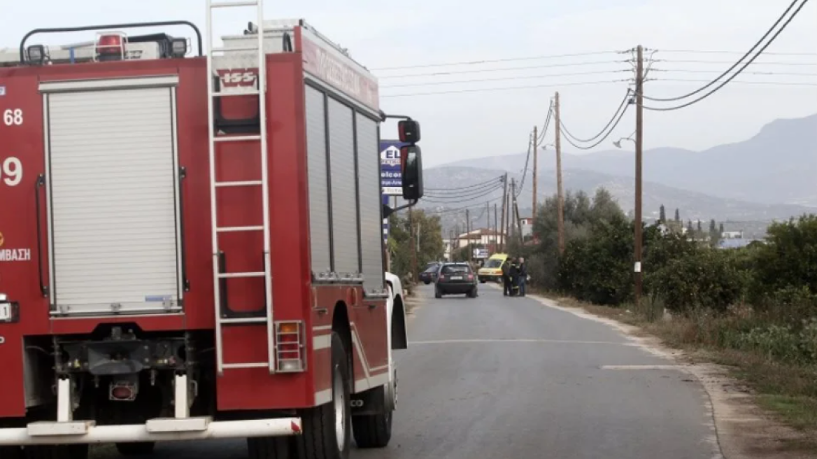 Καπανδρίτι Αττικής: Υπό έλεγχο η φωτιά που ξέσπασε σε αποθήκη με λιπάσματα και χημικά