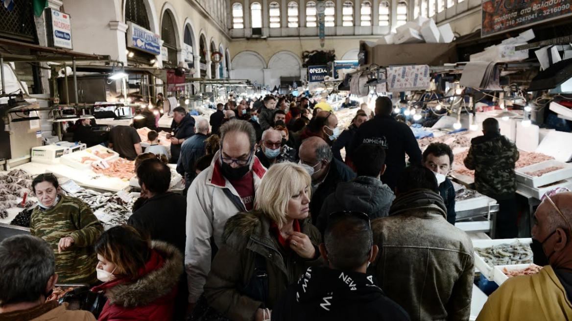 Καθαρά Δευτέρα: Αυξημένη η κίνηση στη Βαρβάκειο για το σαρακοστιανό τραπέζι - Δείτε φωτογραφίες