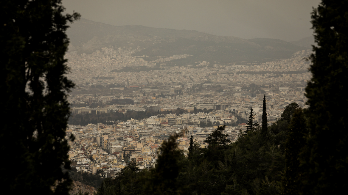 Καιρός: Αφρικανική σκόνη καθ΄ όλη τη διάρκεια της εβδομάδας, πού θα έχουμε λασποβροχές σήμερα