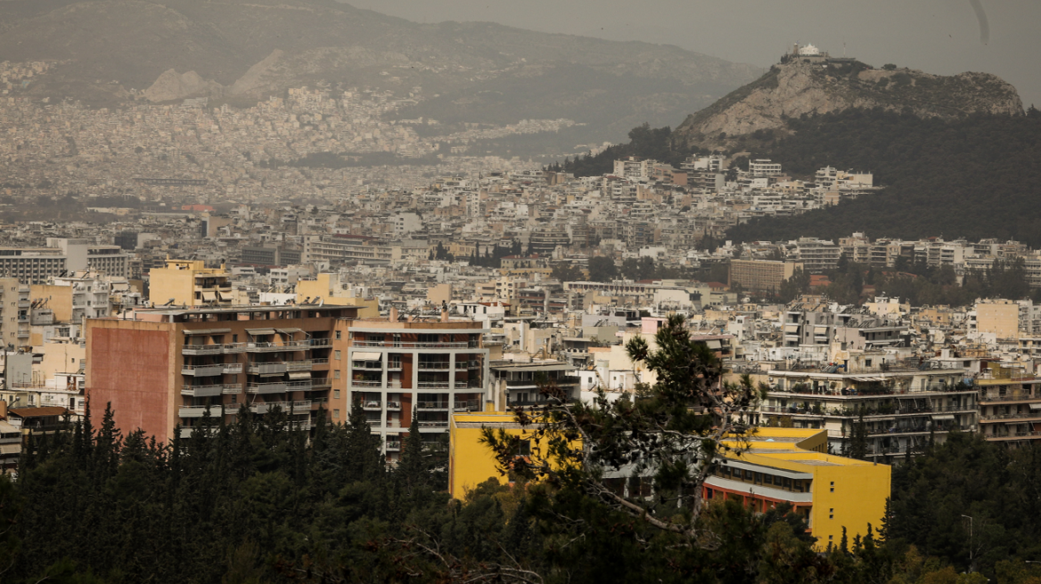 Καιρός στην Αθήνα: Τοπικές βροχές τη νύχτα με σκόνη από την Αφρική και υψηλές θερμοκρασίες