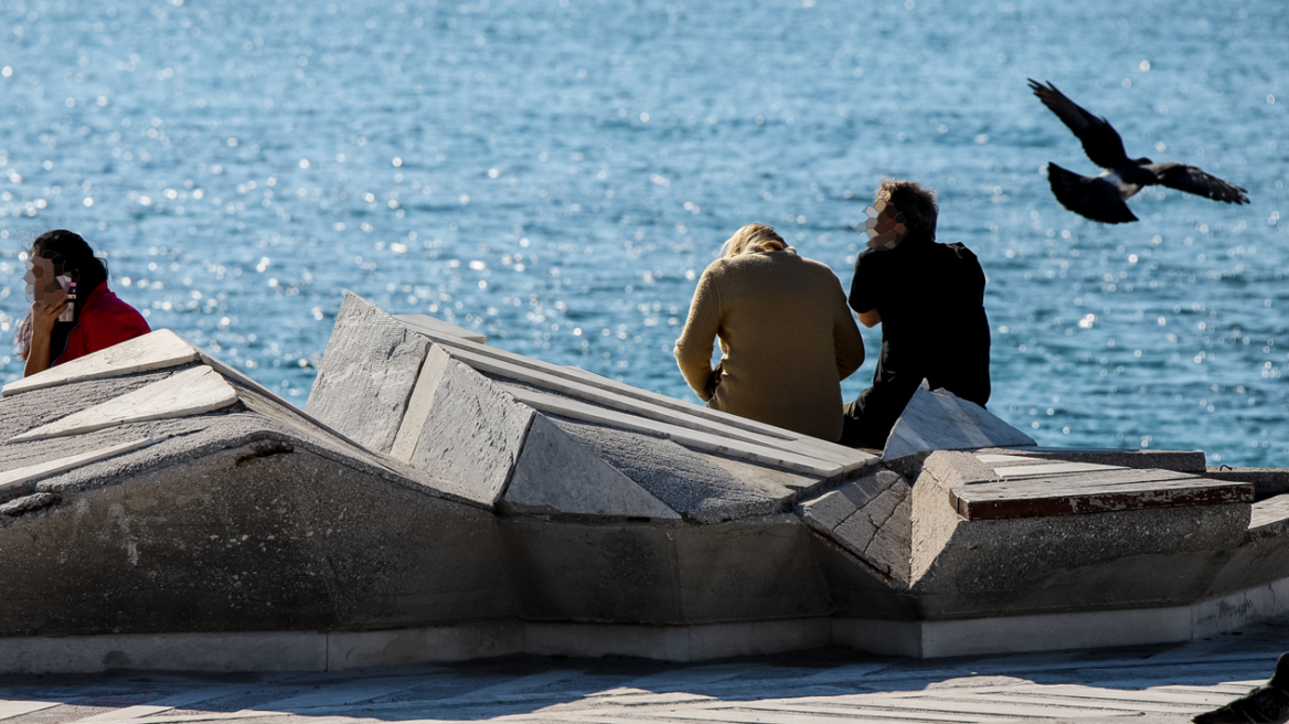 Καιρός: Ηλιοφάνεια αύριο σε ολόκληρη σχεδόν τη χώρα με άνοδο της θερμοκρασίας