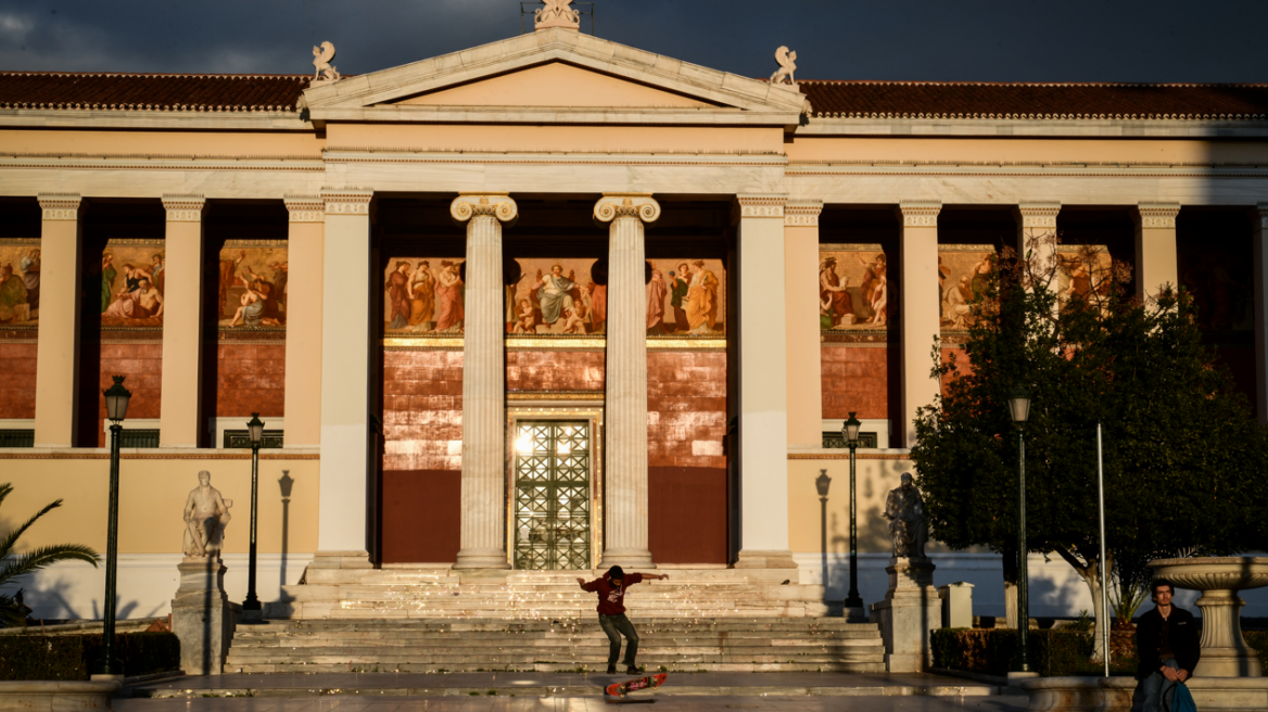 Καιρός: Μαγιάτικες θερμοκρασίες μέσα στον Απρίλη από αύριο, υποχωρεί αισθητά η θερμοκρασία από εβδομάδα