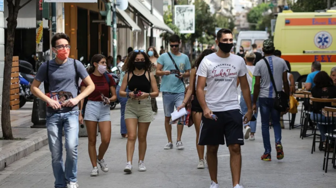 Τα covid pass φεύγουν, οι μάσκες μένουν: Τι αλλάζει από 1η Μαΐου