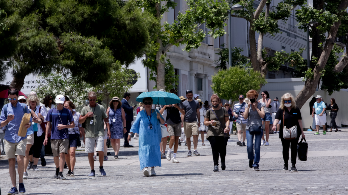 Καιρός σήμερα: 1η Ιουνίου με ζέστη και τοπικές καταιγίδες στα ορεινά ηπειρωτικά - Δείτε χάρτες με τις θερμοκρασίες