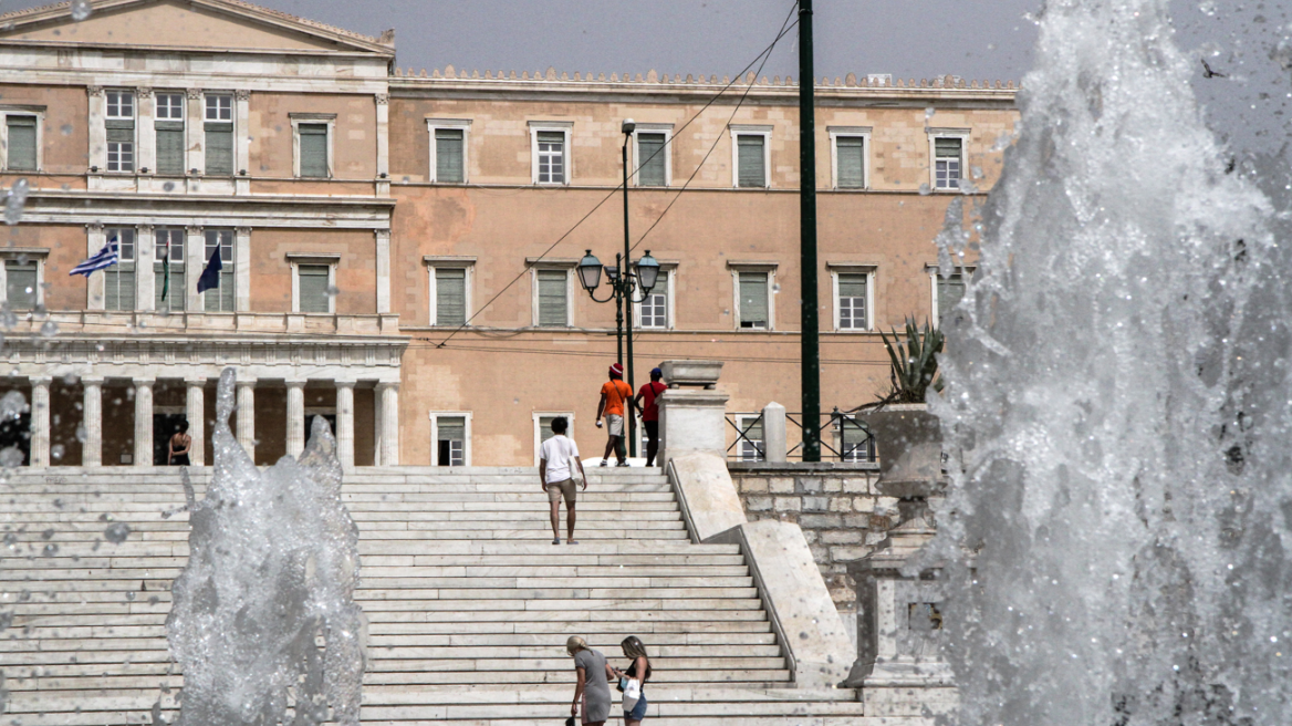 Καιρός: Έρχεται κακοκαιρία από την ερχόμενη εβδομάδα - Έως 33 βαθμούς σήμερα ο υδράργυρος