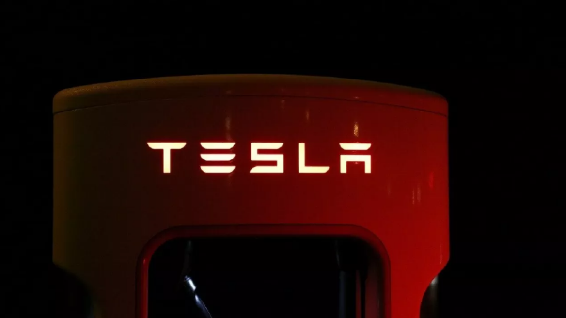 Tesla: Μείωση της τιμής των μετοχών κατά 8,6%, καθώς δεν εκπληρώθηκαν οι προσδοκίες της Wall Street