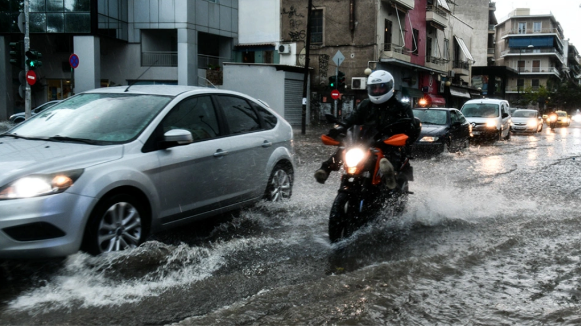 Καιρός αύριο: Βροχές, καταιγίδες και χαλαζοπτώσεις κυρίως στα ηπειρωτικά μετά το μεσημέρι