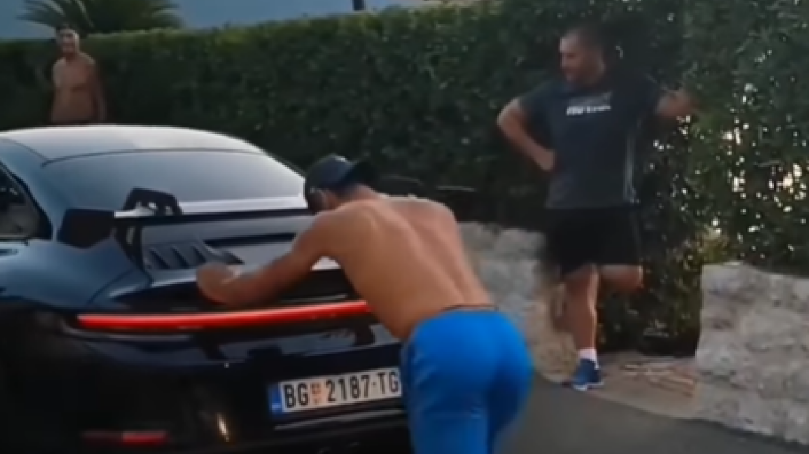 Νόβακ Τζόκοβιτς: Σπρώχνει μια  Porsche