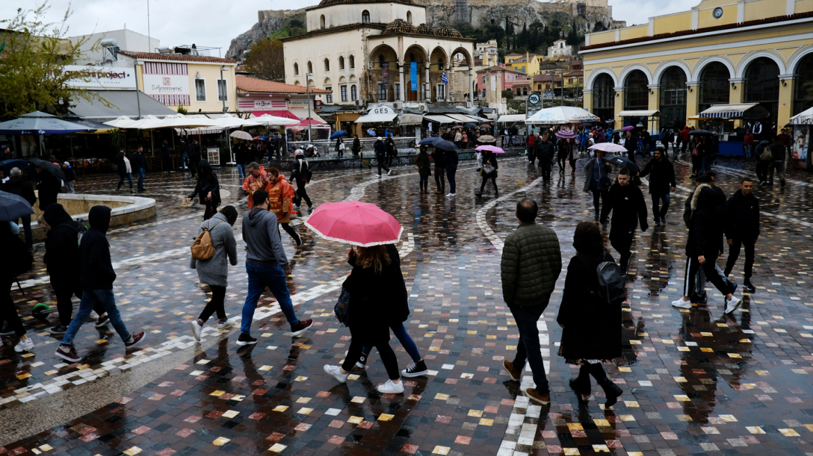 Καιρός: Πέμπτη ημέρα με καταιγίδες στην Αττική, το καλοκαίρι έρχεται ξανά από την Κυριακή 