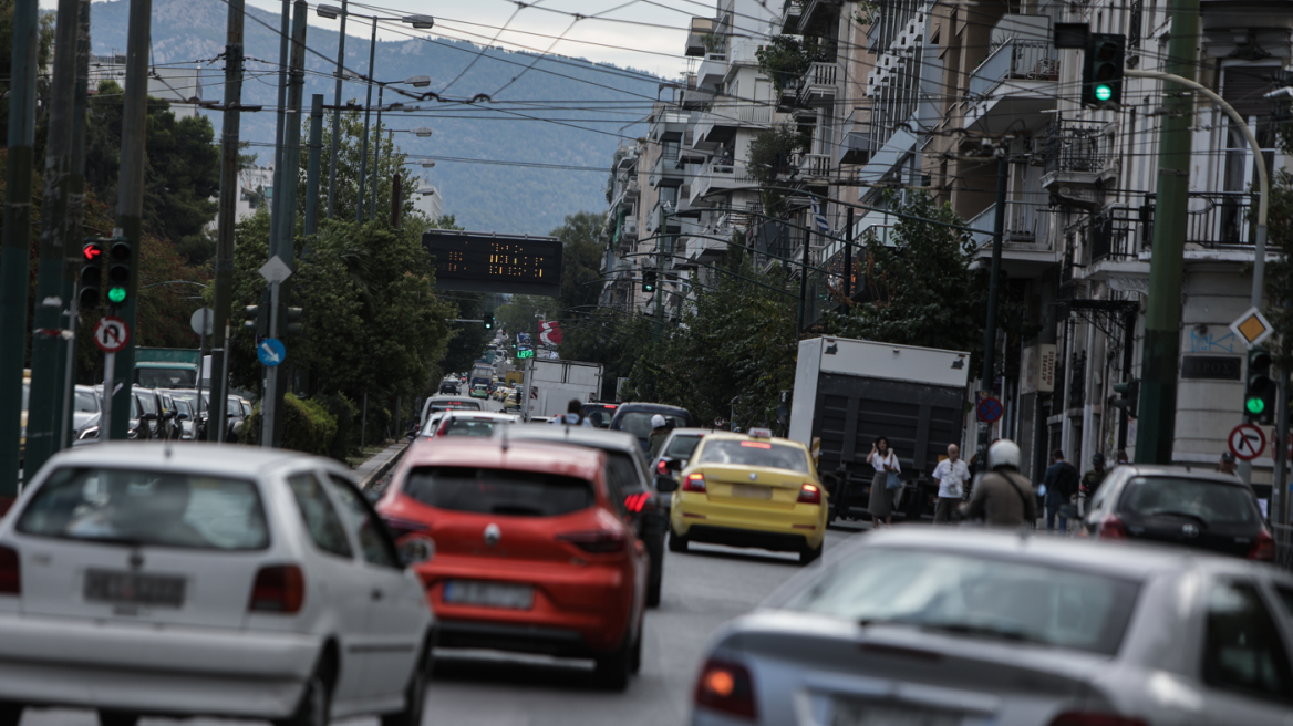 Κίνηση τώρα στο κέντρο της Αθήνας: Μποτιλιαρισμένη η Βασιλίσσης Σοφίας, δείτε live