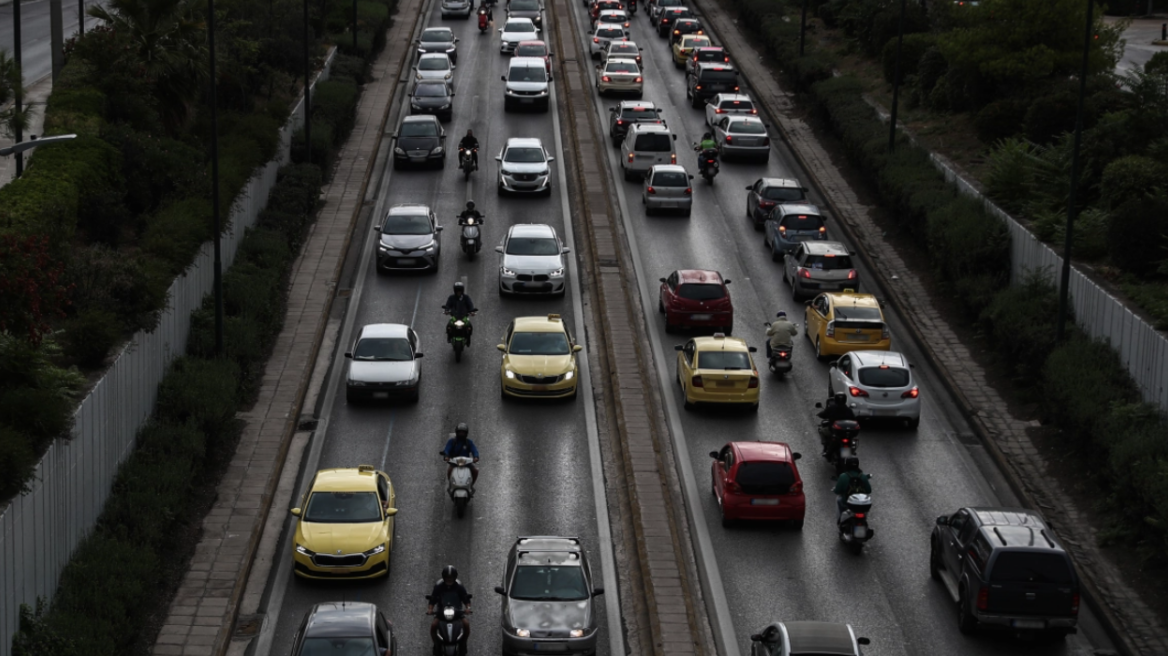 Κίνηση στους δρόμους: Μποτιλιάρισμα και σήμερα στους δρόμους - Κηφισός και Αττική Οδός στο «κόκκινο»