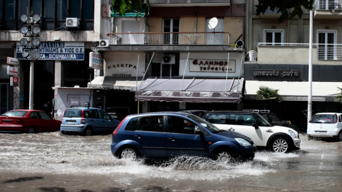 Καιρός - Κακοκαιρία «Gaia»: Βρέχει από νωρίς το πρωί στην Αττική - 83 κλήσεις δέχτηκε η Πυροσβεστική για προβλήματα σε όλη τη χώρα