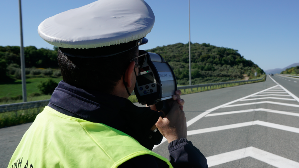 Τροχαία: Έκτακτα μέτρα για την έξοδο των Χριστουγέννων