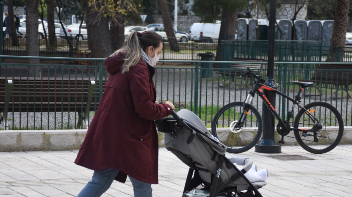 Άδεια μητρότητας: Ποιες γυναίκες πρέπει να κάνουν αίτηση για επέκταση από 6 σε 9 μήνες