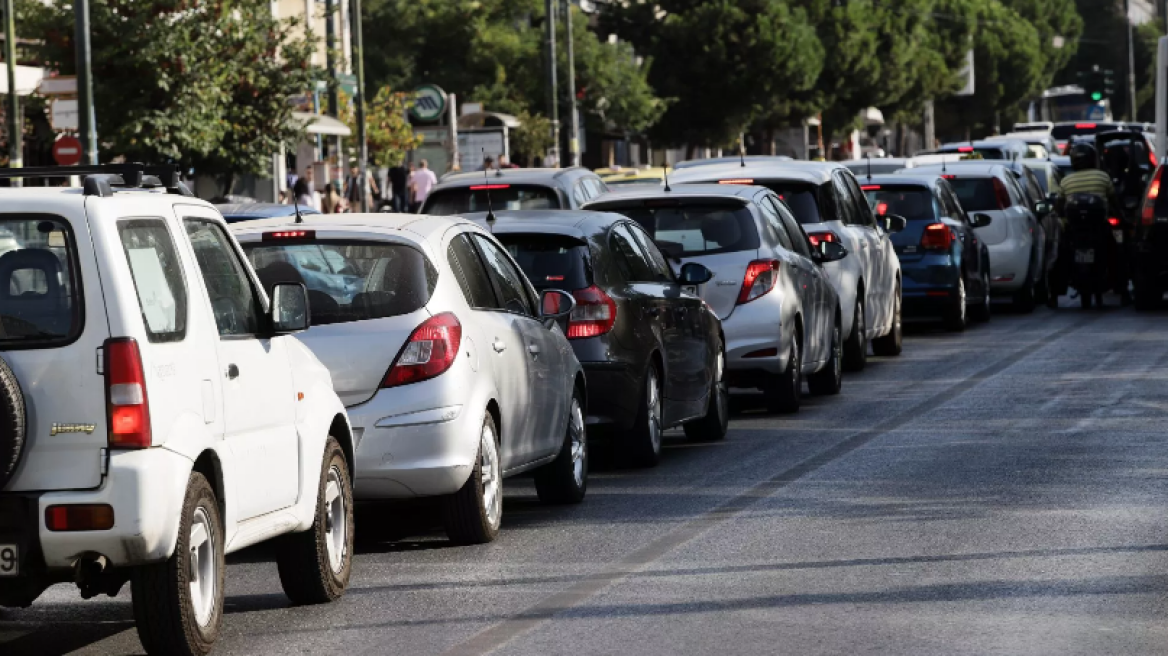 «Πάσχα στο χωριό» με πινακίδες ΙΧ και τέλη «με το μήνα» από Απρίλιο