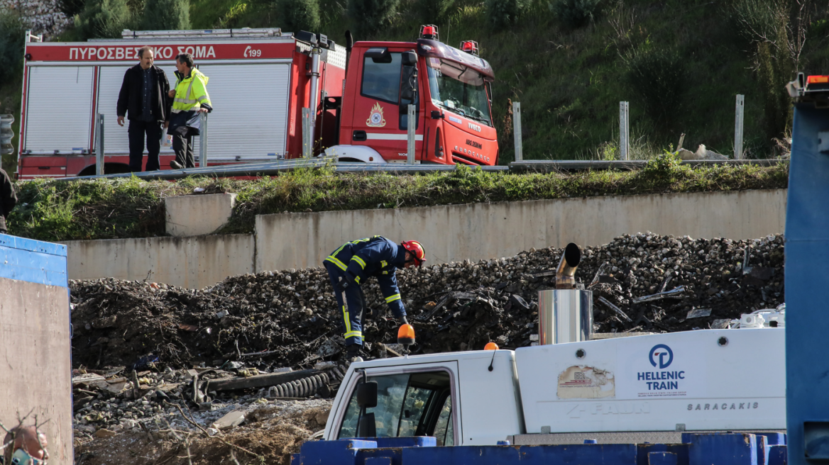 Σύγκρουση τρένων στα Τέμπη - Μέτρα στήριξης: Ειδική σύνταξη στους συγγενείς των νεκρών και σε τραυματίες