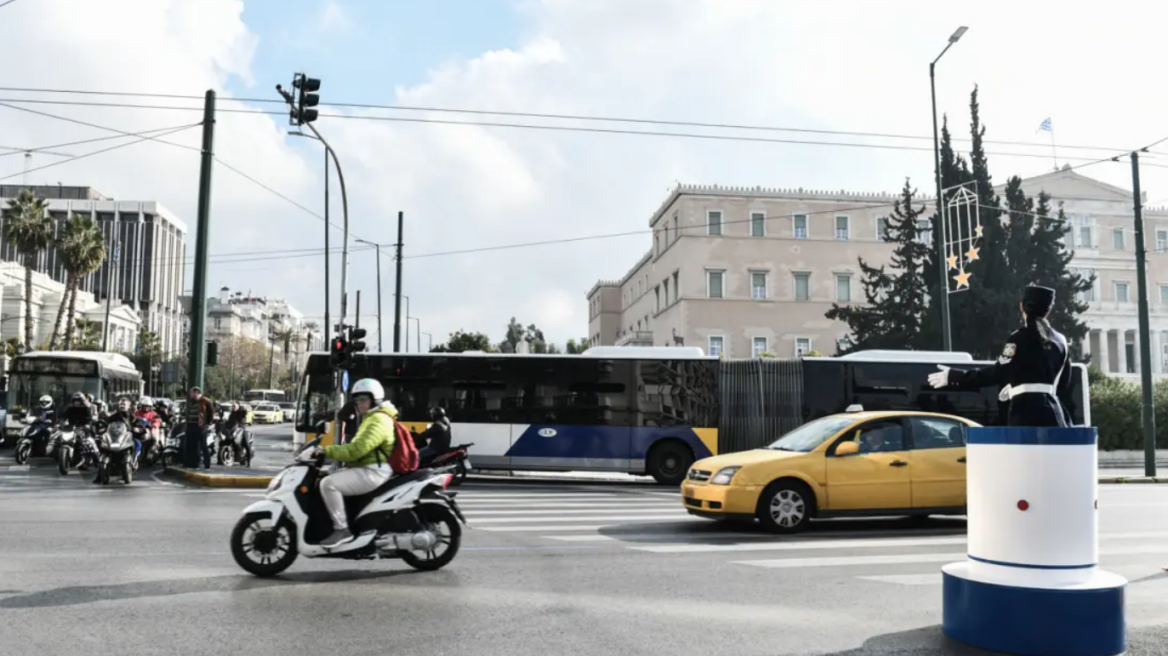 Κίνηση στους δρόμους: Πού έχει μποτιλιάρισμα τώρα - Live εικόνα