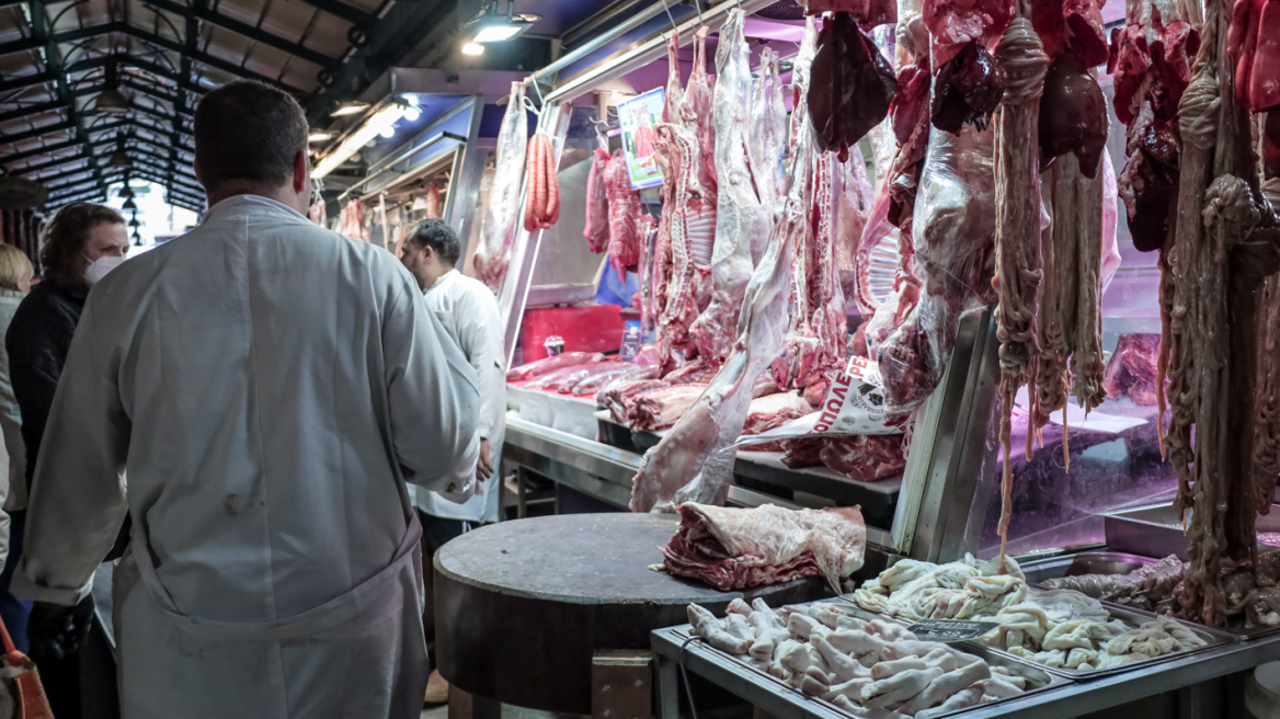  Πασχαλινό τραπέζι - Τιμές: Ξεκίνησε η έρευνα αγορών - Στα 11 ευρώ το αρνί στην αγορά του Πειραιά