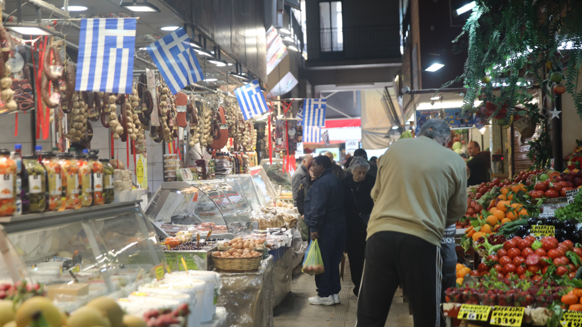 Αυξάνεται η κίνηση στην αγορά για τις προετοιμασίες του εορταστικού τραπεζιού	- Πίνακες τιμών