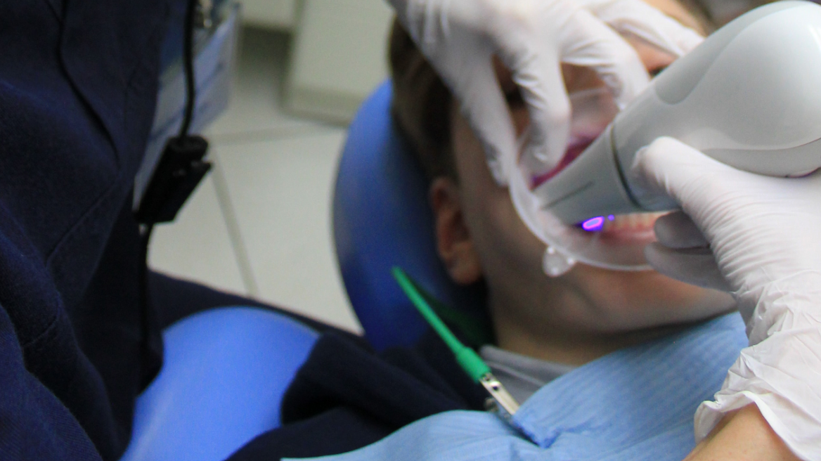  Dentist Pass: Έξι μήνες ισχύ θα έχει η ψηφιακή κάρτα για παιδιά 6 -12 ετών