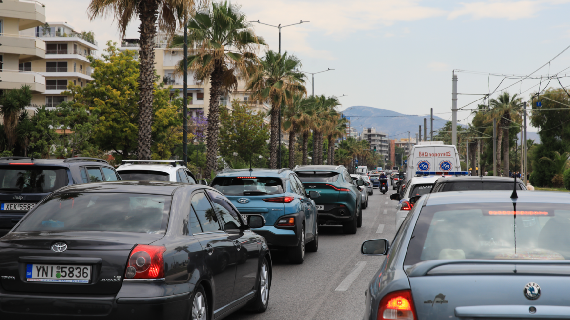 Κίνηση στους δρόμους: Μποτιλιαρισμένος και σήμερα ο Κηφισός - Ποιες περιοχές αντιμετωπίζουν προβλήματα