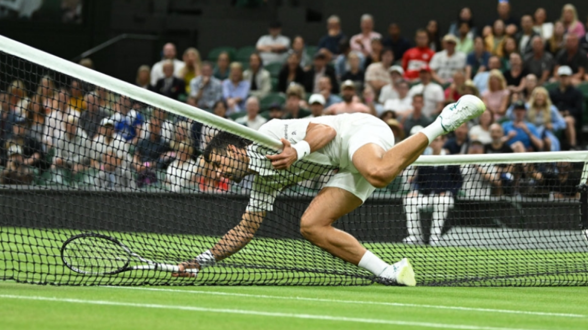 Wimbledon: Ο απίστευτος τρόπος με τον οποίο έχασε μπρέικ πόιντ  ο Τζόκοβιτς - Διακόπηκε το παιχνίδι του 