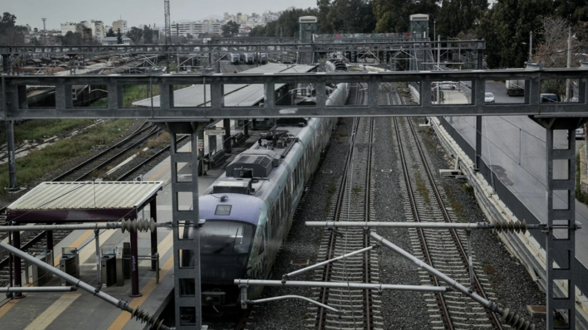 Προαστιακός: Βλάβη σε συρμό στη Νερατζιώτισσα