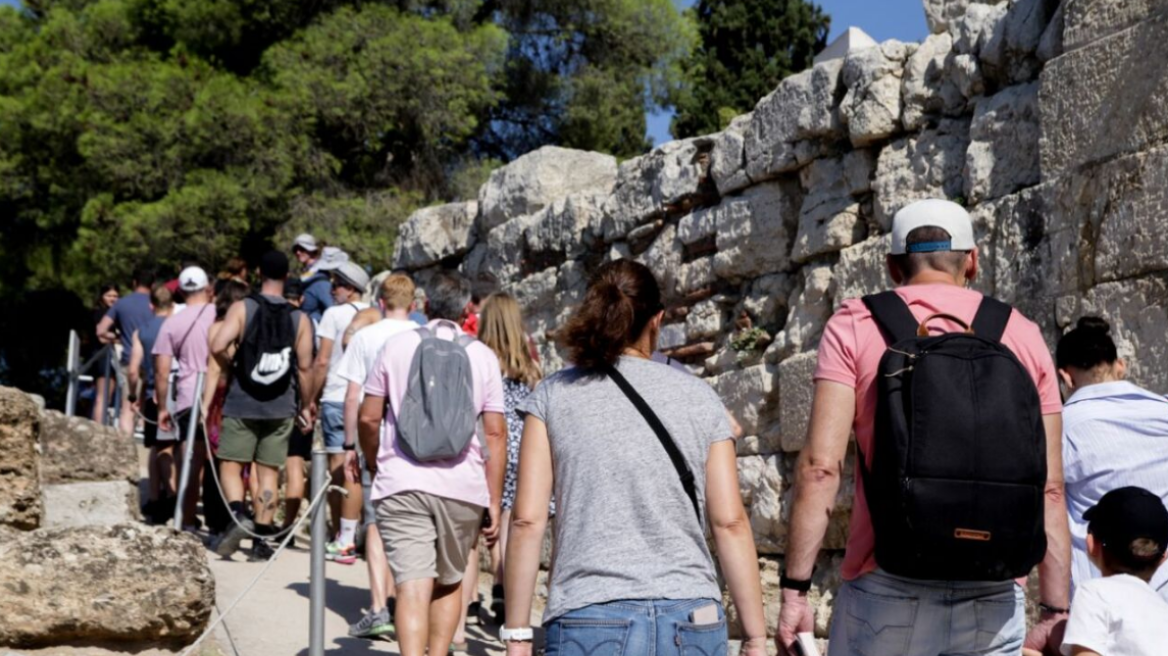 Τράπεζα της Ελλάδος: Αυξημένες οι ταξιδιωτικές εισπράξεις κατά 30,7% το πρώτο πεντάμηνο του 2023