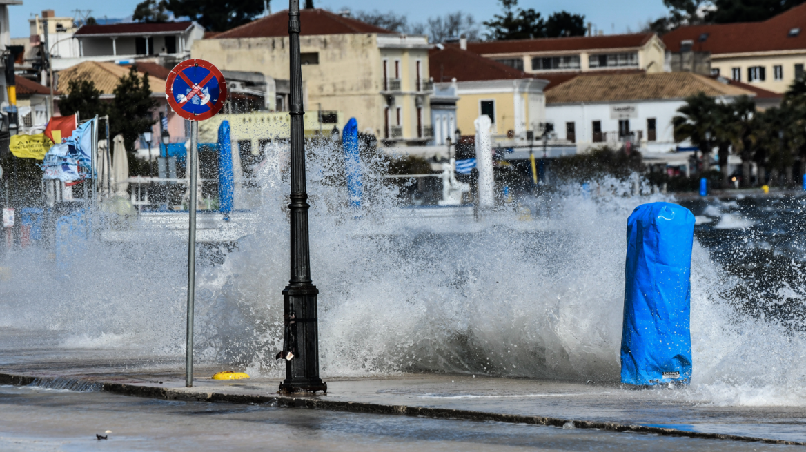 Καιρός σήμερα: Πολύ ισχυροί βοριάδες και υψηλές θερμοκρασίες - Η πρόγνωση μέχρι το Σάββατο