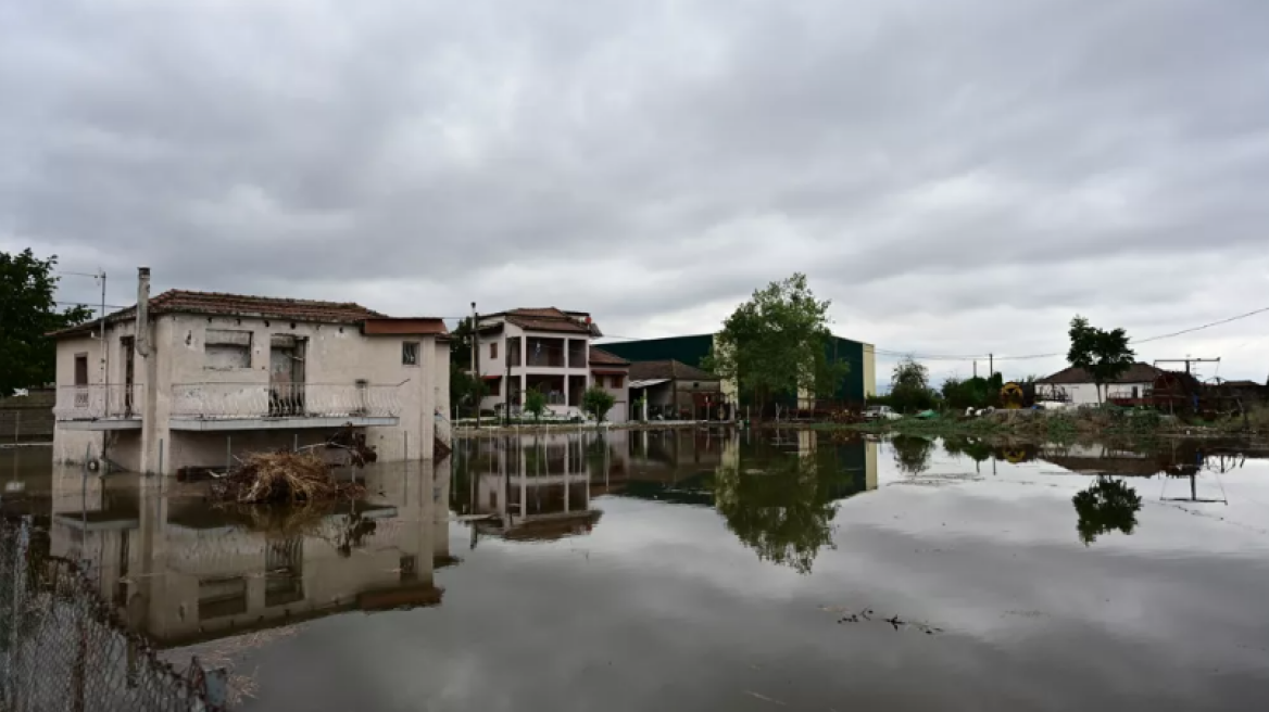 Δύο σενάρια για επιβολή ειδικού περιβαλλοντικού τέλους - Ποιους θα επιβαρύνει