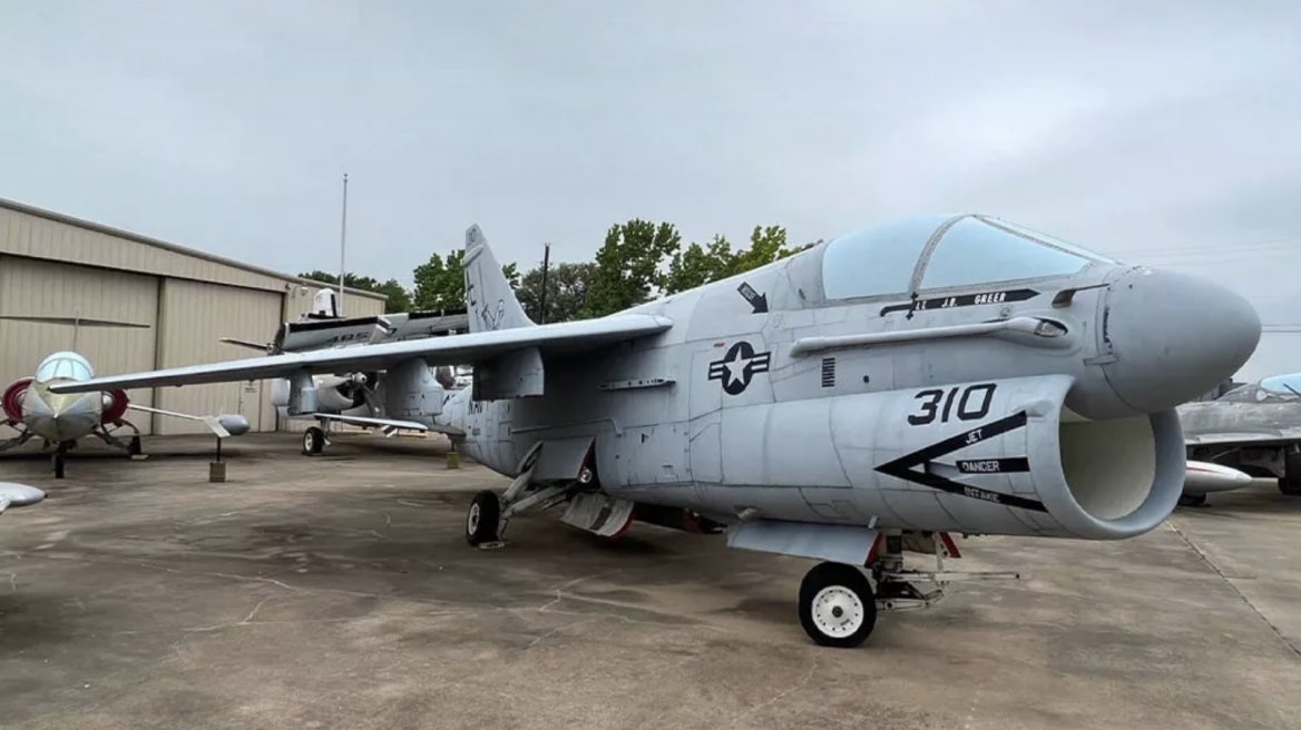 Πόσο πωλείται το A-7 Corsair που δόξασε και τους ελληνικούς ουρανούς