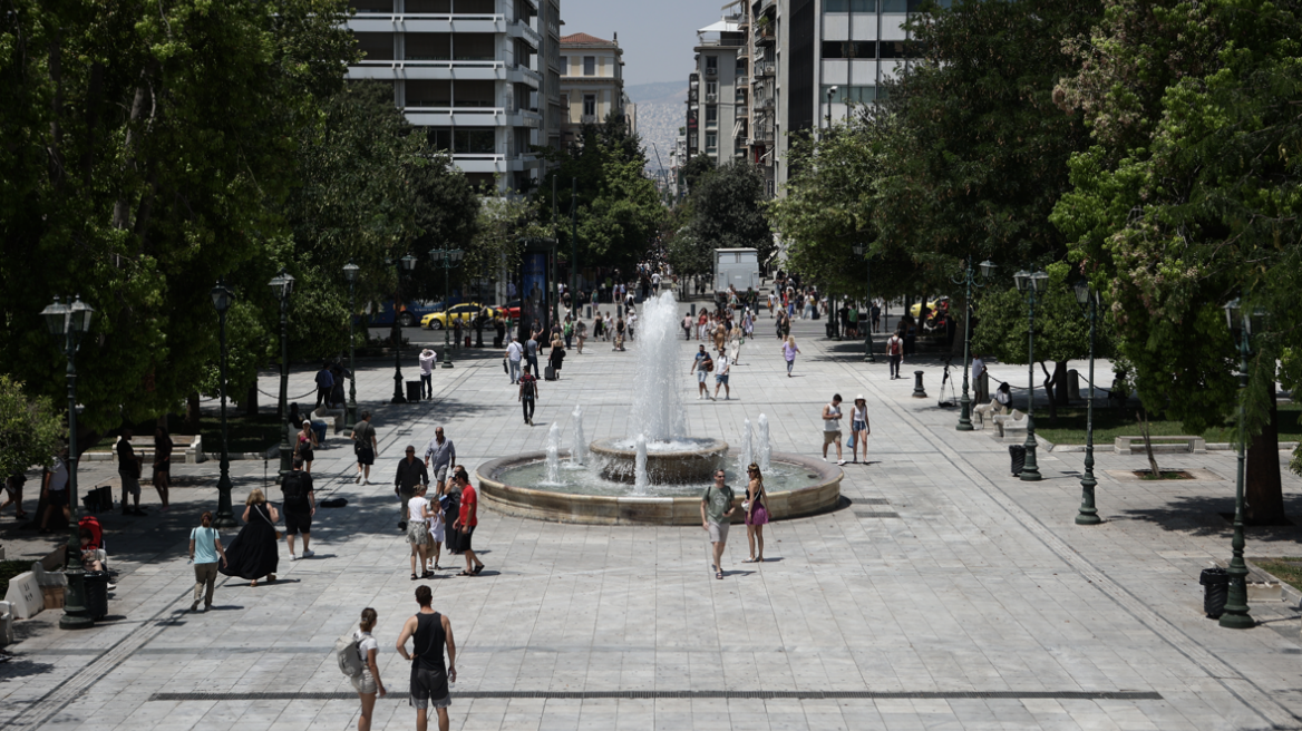Καιρός - Θοδωρής Κολυδάς: Πόσο θα διαρκέσει το όψιμο καλοκαίρι στη χώρα - Πού θα έχουμε «μίνι» κακοκαιρία την Τετάρτη 