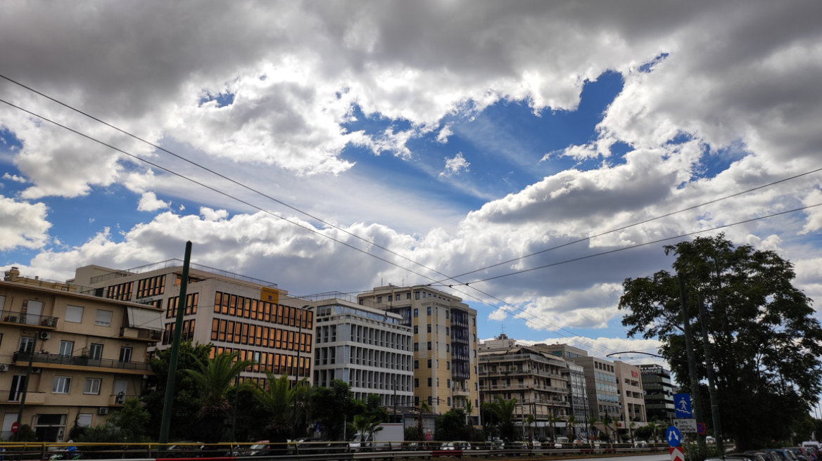 Βελτιώνεται ο καιρός τις επόμενες ώρες - Οι πρώτες εκτιμήσεις για το τριήμερο της 28ης Οκτωβρίου