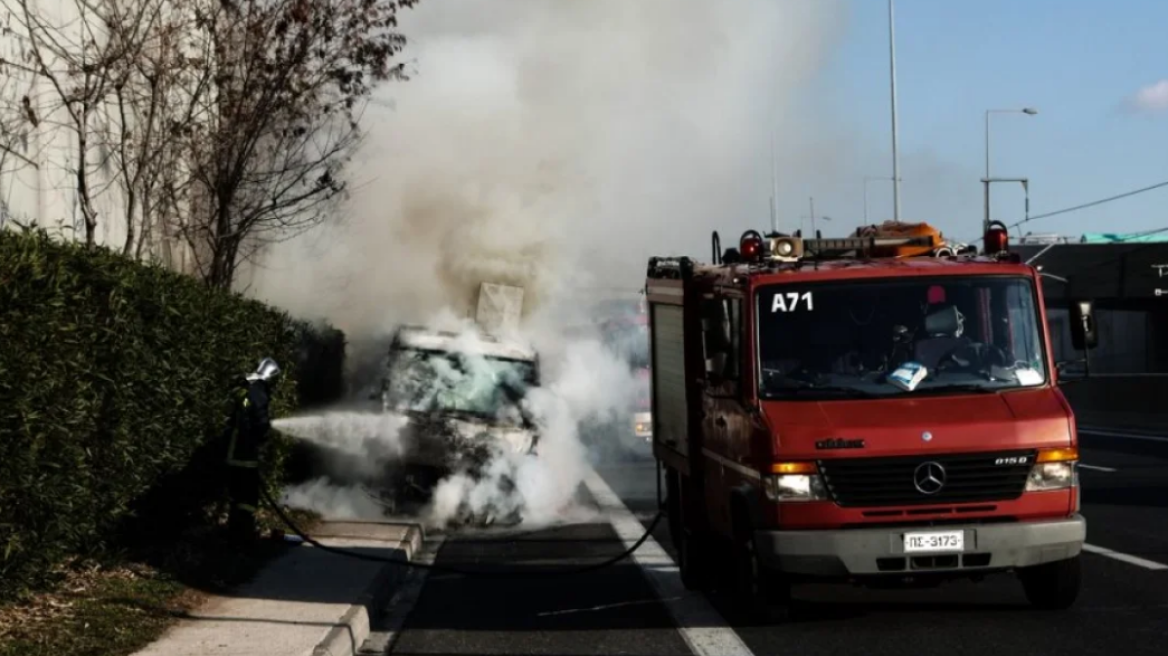 Στις φλόγες φορτηγό στην Εθνική Οδό Αθηνών - Κορίνθου, στο ύψος της Κινέττας