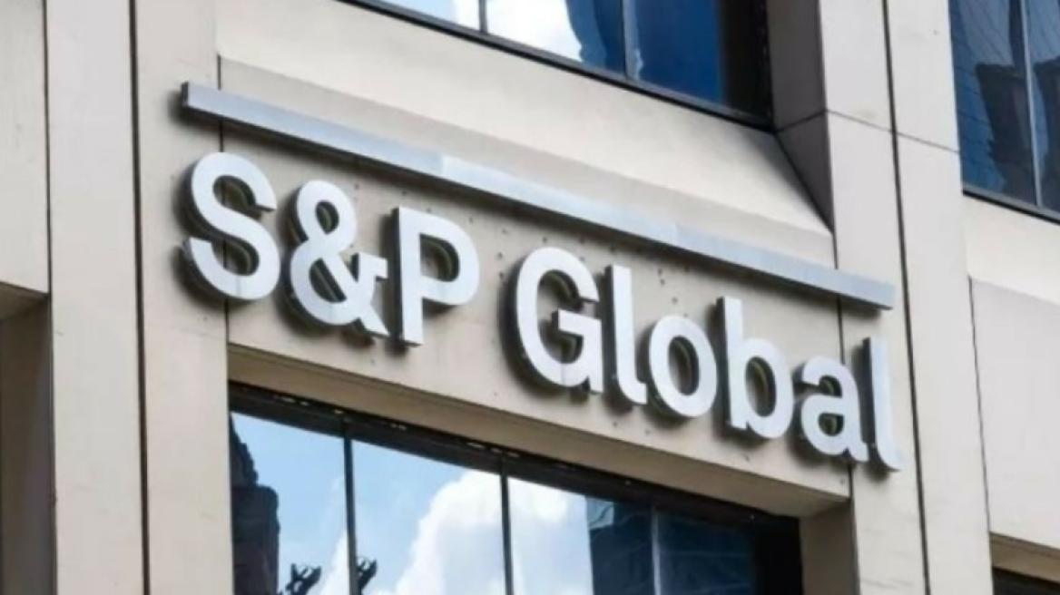 S&P: Aναβαθμίζει τις ελληνικές τράπεζες με θετικό outlook