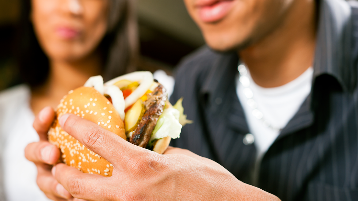 Το junk food στην εφηβεία βλάπτει ανεπανόρθωτα τη μνήμη