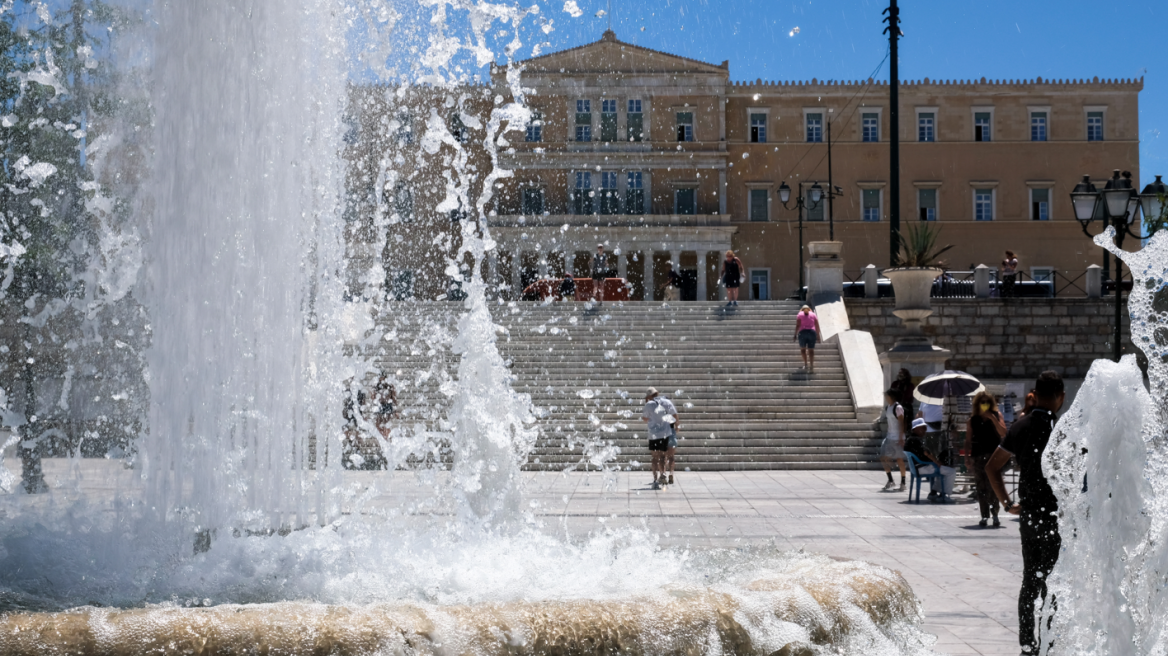 Ιατρικός Σύλλογος Αθηνών για τον καύσωνα: Αποφυγή έκθεσης στον ήλιο, σωματικής κόπωσης και άφθονο νερό