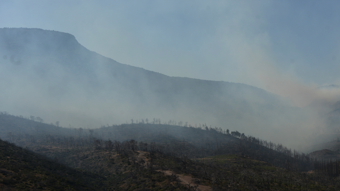 Φωτιά στην Πάρνηθα: Χωρίς ενεργό μέτωπο - Εντοπίστηκε από drones της Πυροσβεστικής