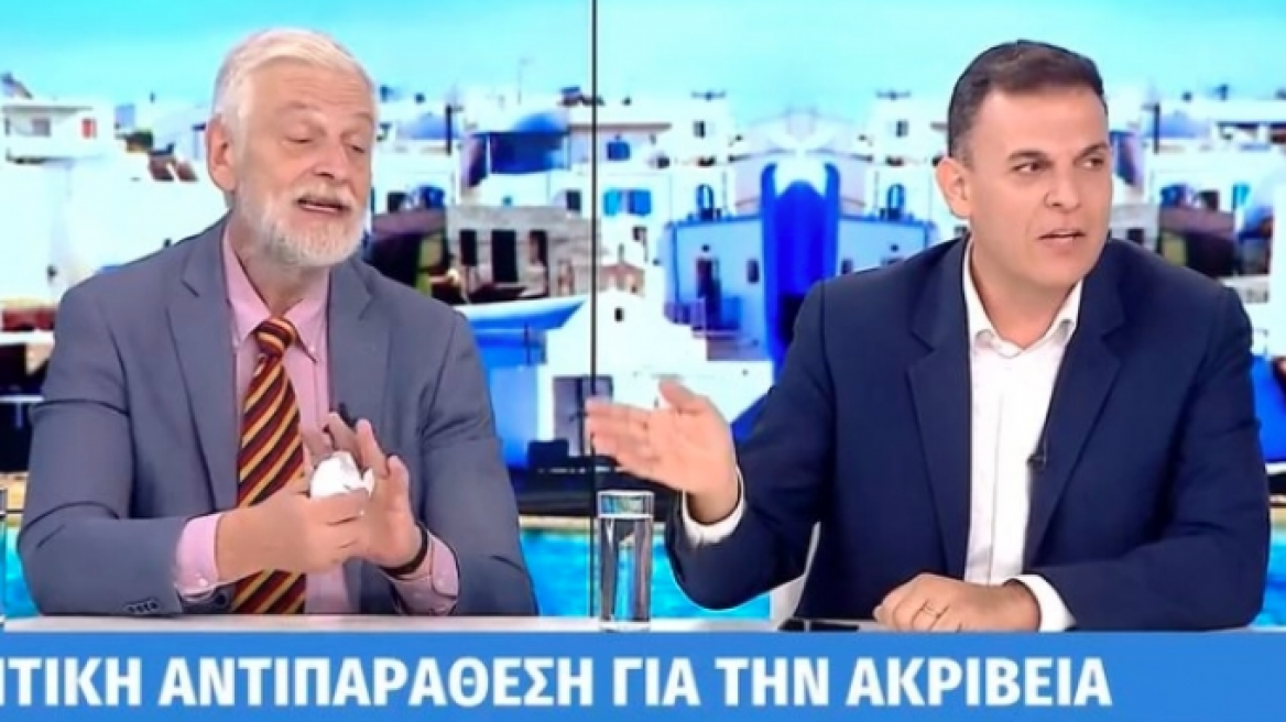 Άγριος καυγάς Λοβέρδου - Καραμέρου on air: Του τσαλάκωσε χαρτί με στοιχεία για την ακρίβεια