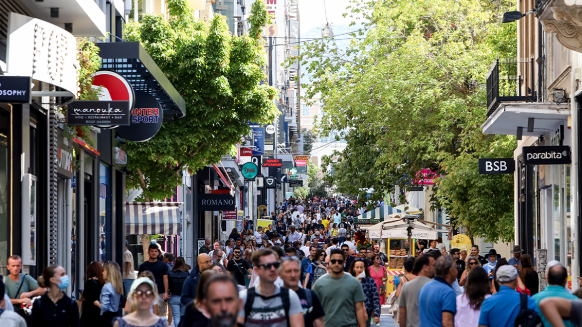 Εξαγγελίες Μητσοτάκη: Πάνω από 2.000.000 οι ωφελούμενοι από το εφάπαξ βοήθημα τα Χριστούγεννα - 2,2% έως 2,5% οι αυξήσεις στις συντάξεις