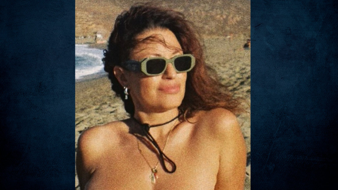 Δωροθέα Μερκούρη: Topless στην άμμο η ηθοποιός