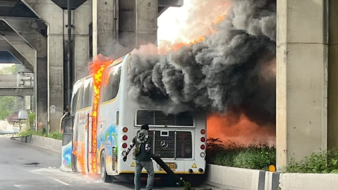 Ταϊλάνδη: Νεκρά παιδιά ηλικίας 9-10 ετών από φωτιά σε σχολικό λεωφορείο - Συνολικά 25 οι νεκροί