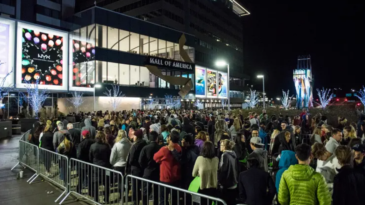 Black Friday στις ΗΠΑ: Περισσότεροι από 180 εκατομμύρια πελάτες αναμένονται στα καταστήματα!